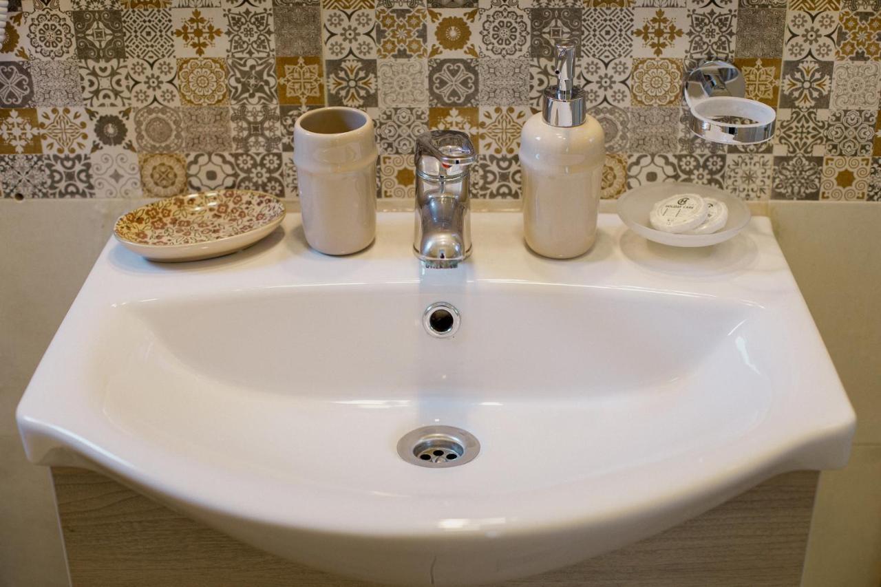 Rooms In Yard Corinth المظهر الخارجي الصورة